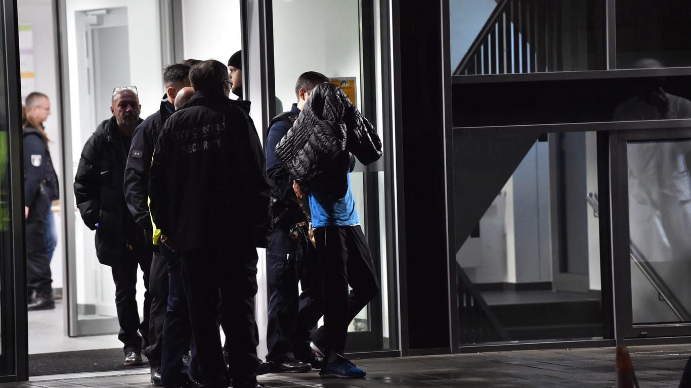 Angriff in Berliner Privatklinik: Die Polizei hat eine Person festgenommen.