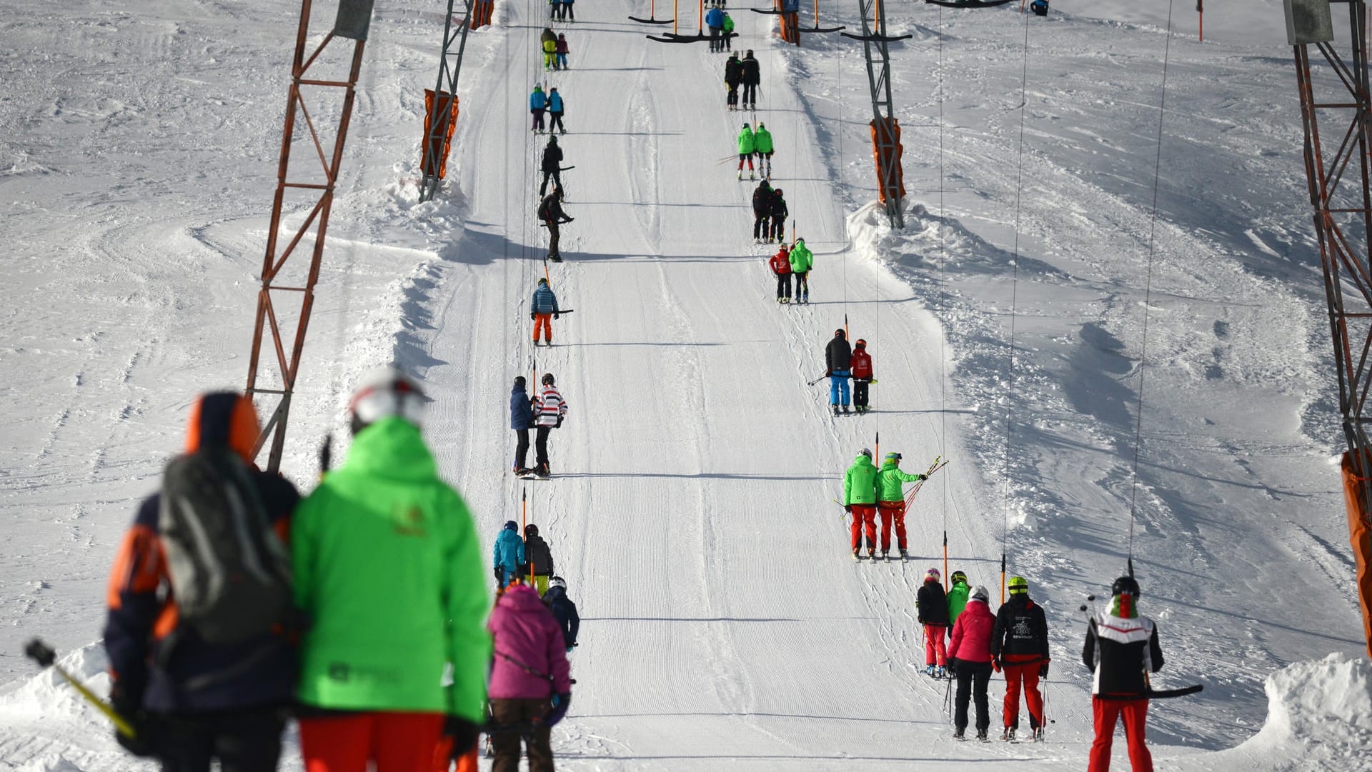 Skigebiet auf der Zugspitze: Am 21.11.2019 trifft sich die Tourismusbranche zum Deutschen Tourismustag in Rostock.