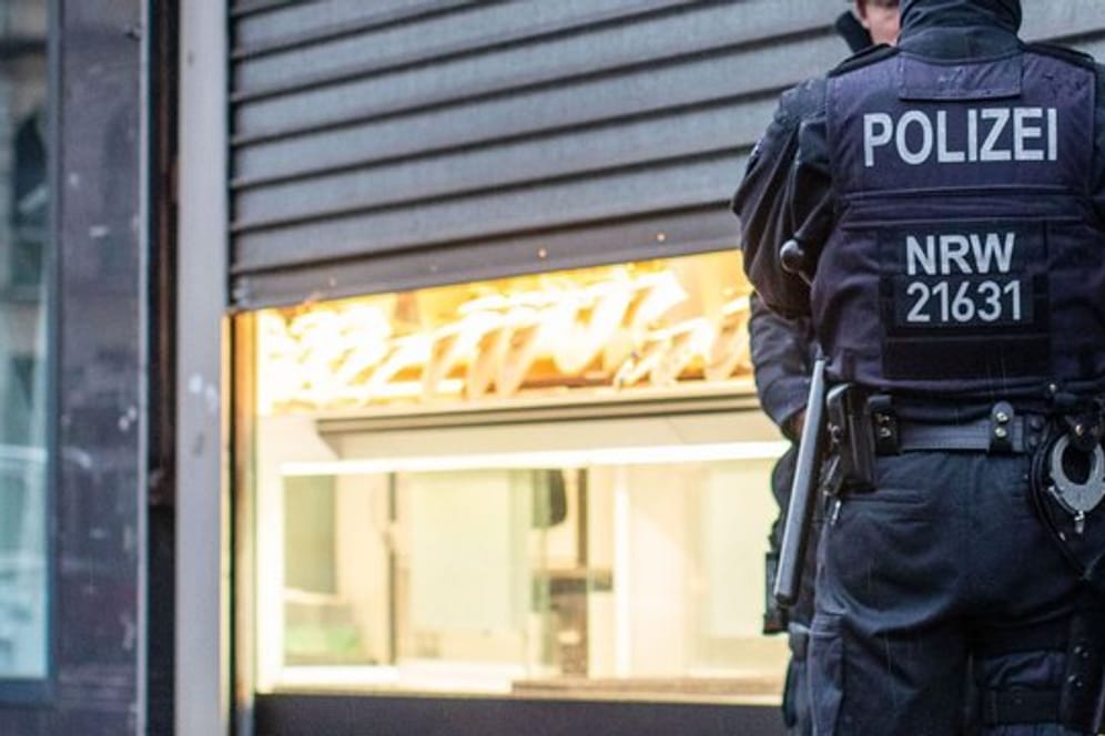 Das Landeskriminalamt Nordrhein-Westfalen und die Staatsanwaltschaft Düsseldorf sind gegen eine "international agierende kriminelle Vereinigung" vorgegangen.