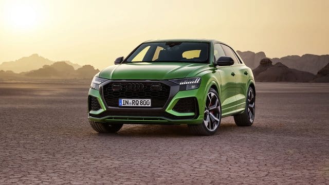 Unter der Haube des neuen Audi RS Q8 steckt ein 600 PS starker V8-Motor. Unter der Haube des neuen Audi RS Q8 steckt ein 600 PS starker V8-Motor.