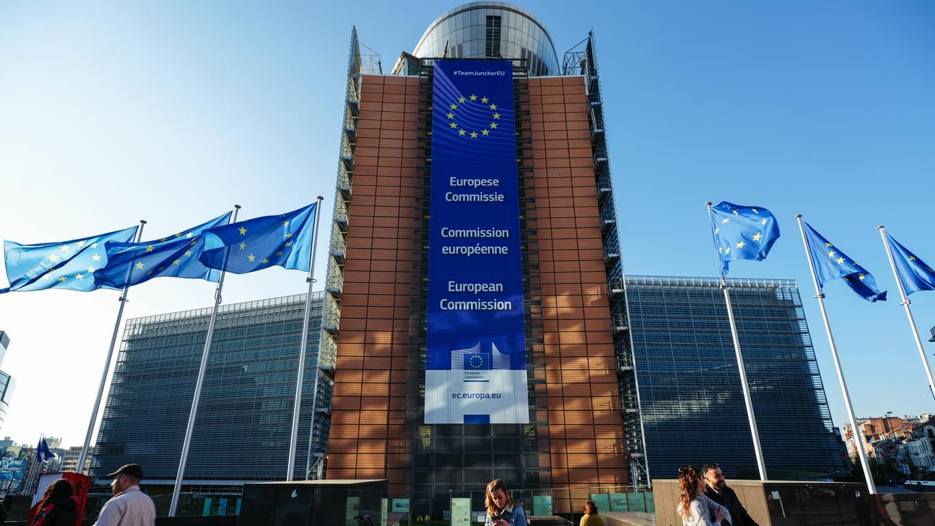 Das Berlaymont-Gebäude, Hauptsitz der Europäischen Kommission: Zum ersten Mal seit 2002 läuft kein Defizitverfahren gegen einen Euro-Staat.