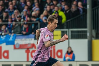 Adrian Fein im Spurt: Der HSV-Profi trainiert wieder in Hamburg.