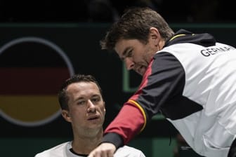 Haben das Davis-Cup-Viertelfinale im Blick: Teamkapitän Michael Kohlmann (r) und Philipp Kohlschreiber.