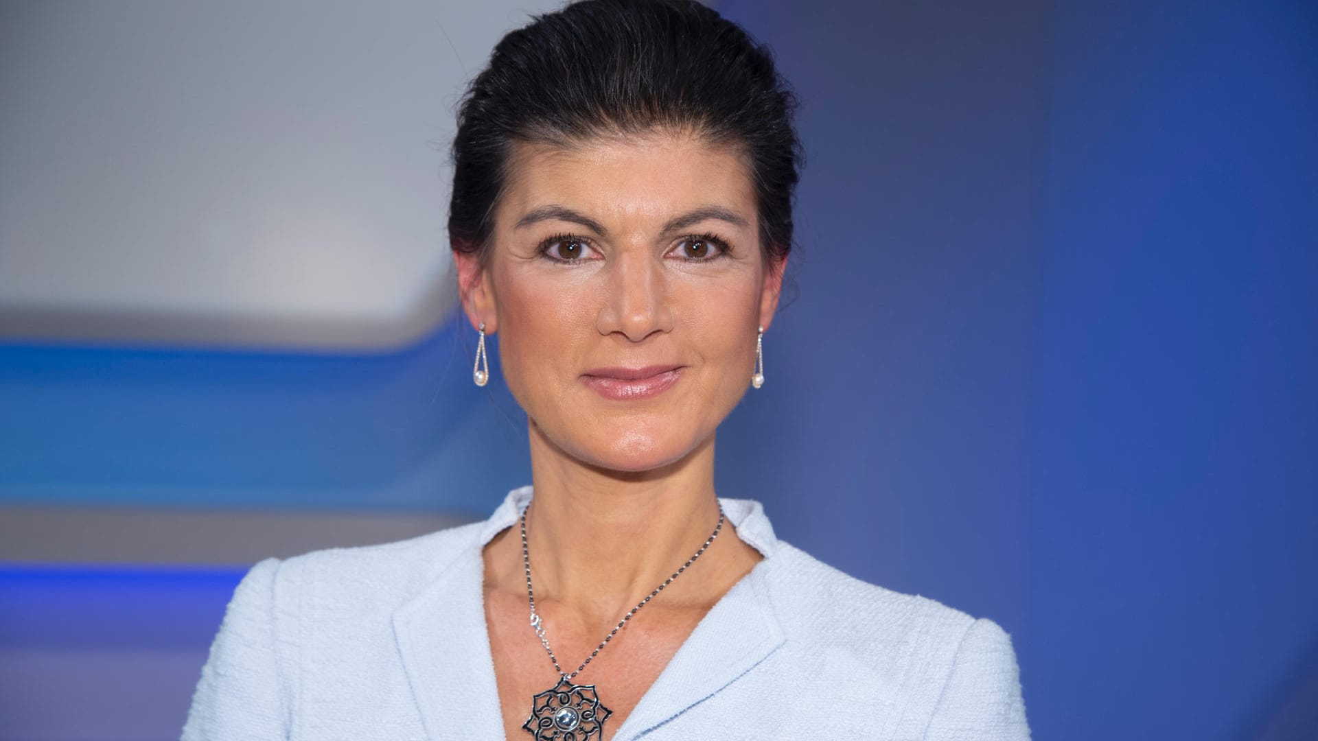 Sahra Wagenknecht: Die frühere Fraktionschefin der Linken gilt laut einer Umfrage erstmals als beliebteste deutsche Politikerin.