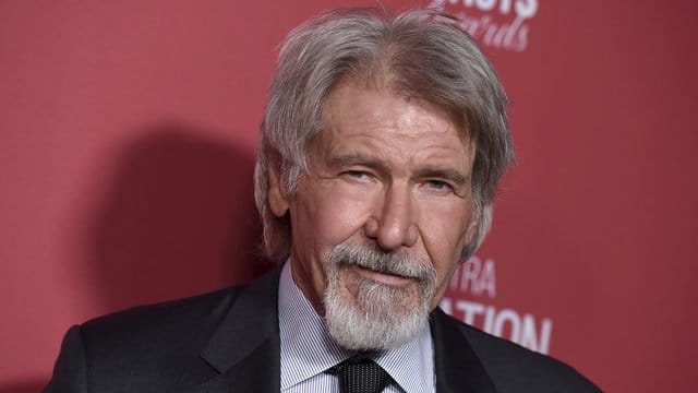 Harrison Ford schlägt sich mit dem Vierbeiner Buck durch die Wildnis von Alaska. Harrison Ford schlägt sich mit dem Vierbeiner Buck durch die Wildnis von Alaska.