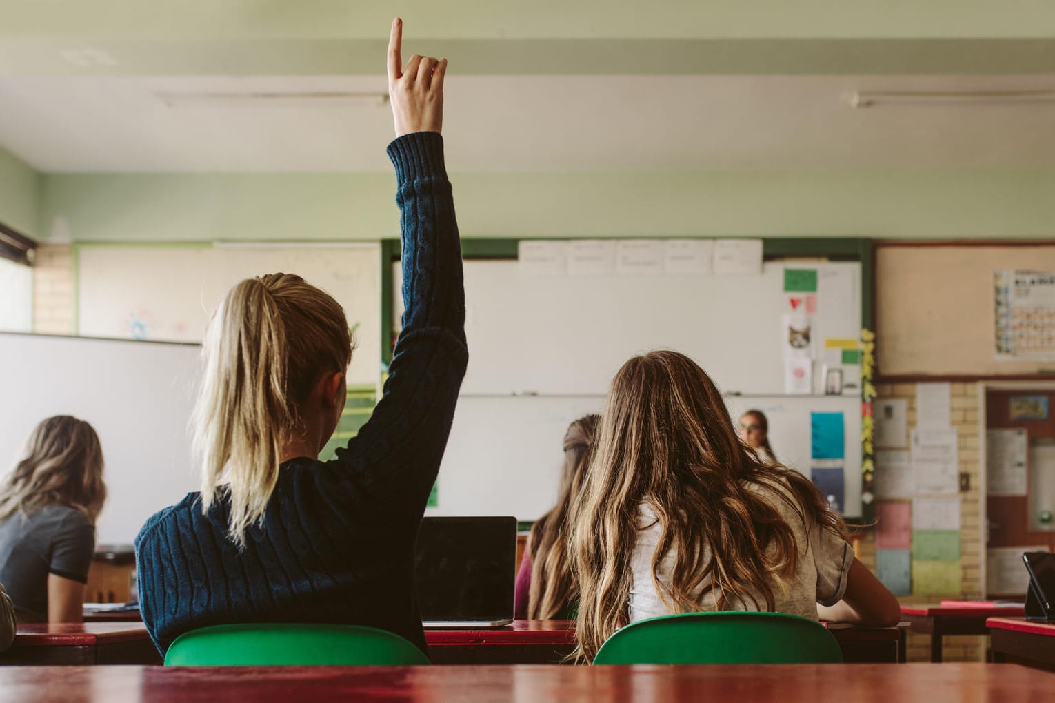 Blick in ein Klassenzimmer: Auch Schüler und Schülerinnen können an einer psychischen Erkrankung leiden.