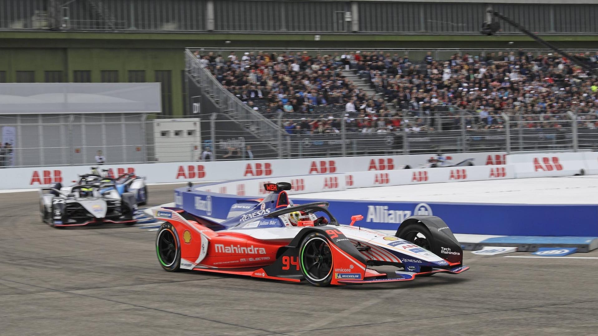 Fährt seit 2019 für Mahindra-Racing in der Formel E: Pascal Wehrlein beim Rennen in Berlin auf dem Tempelhofer Feld im Juni dieses Jahres (vorderes Auto).