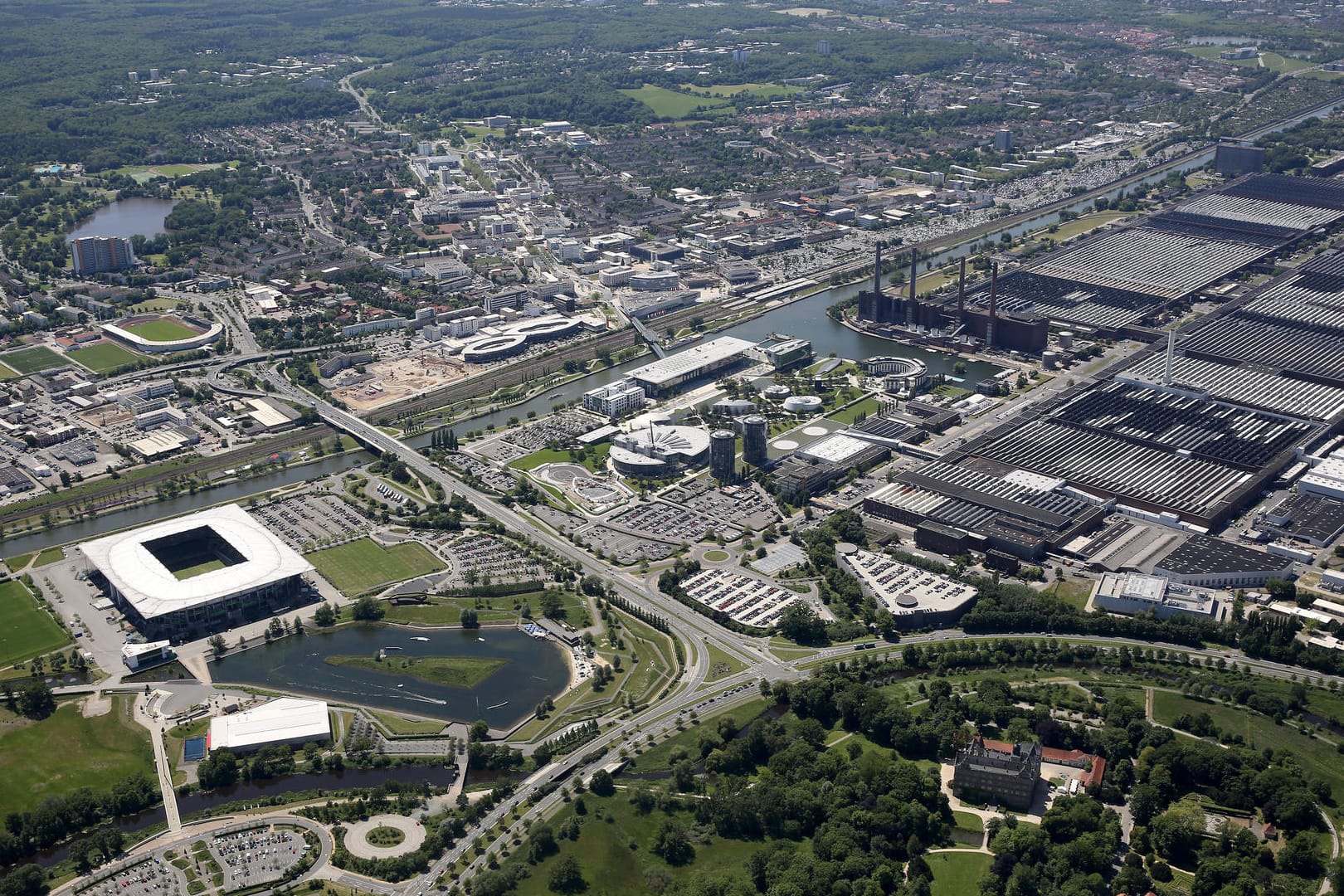 Blick auf Wolfsburg: Die Entwicklung der Stadt Wolfsburg verliert einer Studie zufolge deutlich an Dynamik. Blick auf Wolfsburg: Die Entwicklung der Stadt Wolfsburg verliert einer Studie zufolge deutlich an Dynamik.