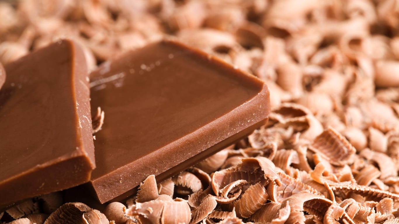 Ein kleines Stück Schokolade (Symbolbild): Es ist nicht das erste mal, dass tonnenweise Schokolade geklaut wurde.