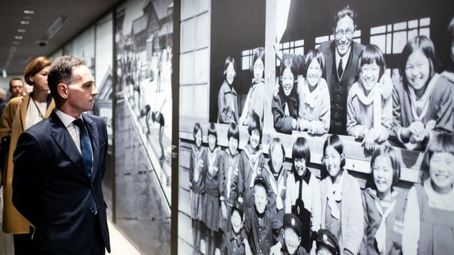 Außenminister Heiko Maas besucht das Friedensmuseum von Hiroshima. Außenminister Heiko Maas besucht das Friedensmuseum von Hiroshima.