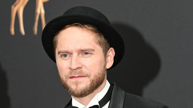 Mann mit Hut: Johannes Oerding bei der Bambi-Verleihung in Baden-Baden. Mann mit Hut: Johannes Oerding bei der Bambi-Verleihung in Baden-Baden.