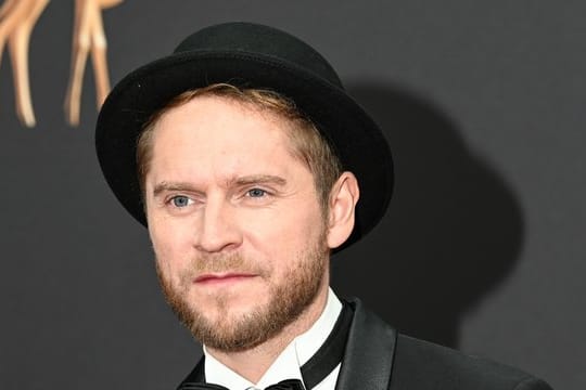 Mann mit Hut: Johannes Oerding bei der Bambi-Verleihung in Baden-Baden.