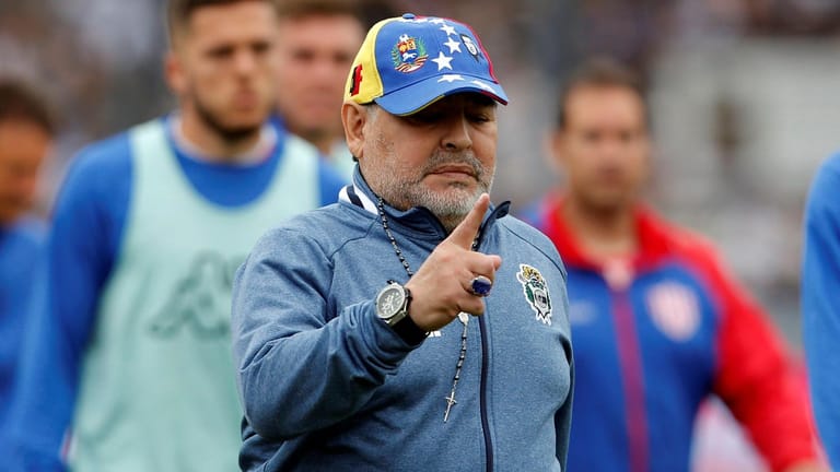 Diego Maradona: Der Argentinier bleibt dem Klub aus La Plata erhalten.