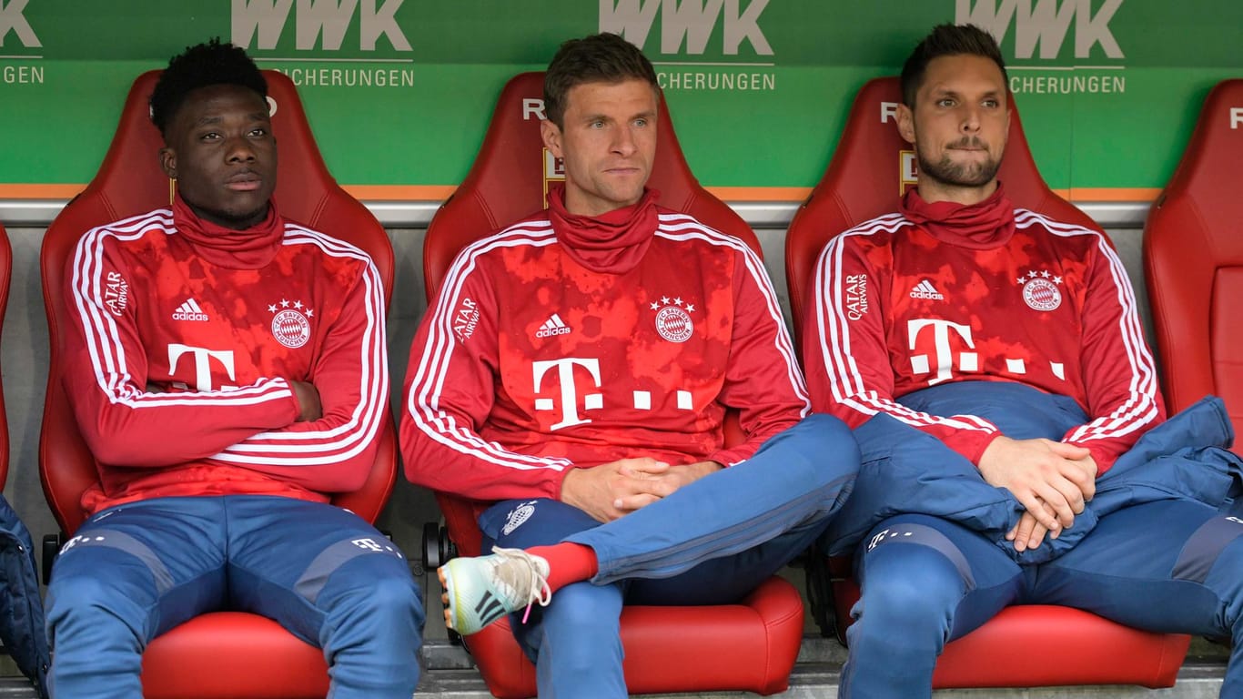 Alphonso Davies, Thomas Müller und Sven Ulreich auf der Ersatzbank: Sven Ulreich hat sich mittlerweile damit abgefunden, hinter Manuel Neuer die Nummer Zwei zu sein.