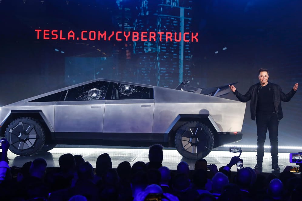 Der neue Tesla-Cybertruck: Der Elektro-Pickup wurde im Designstudio von Tesla vorgestellt.