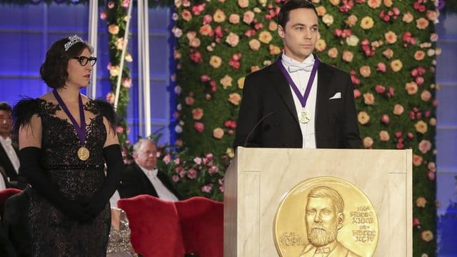 Amy Farrah Fowler (Mayim Bialik, l) und Sheldon Cooper (Jim Parsons, r) in einer Szene aus "Das Stockholm-Syndrom".