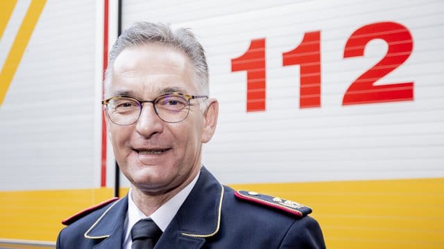 Hartmut Ziebs, Präsident des Deutschen Feuerwehrverbandes hatte vor rechtsnationalen Tendenzen in der Feuerwehr gewarnt.