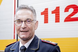 Hartmut Ziebs, Präsident des Deutschen Feuerwehrverbandes hatte vor rechtsnationalen Tendenzen in der Feuerwehr gewarnt.