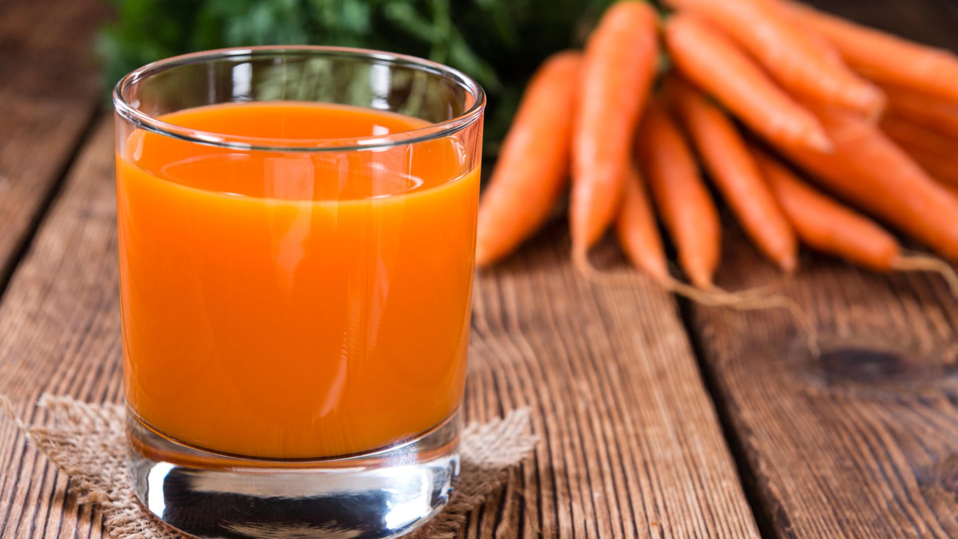 Karottensaft: Bei dem Saft bestehen enorme Preisunterschiede im Supermarkt.