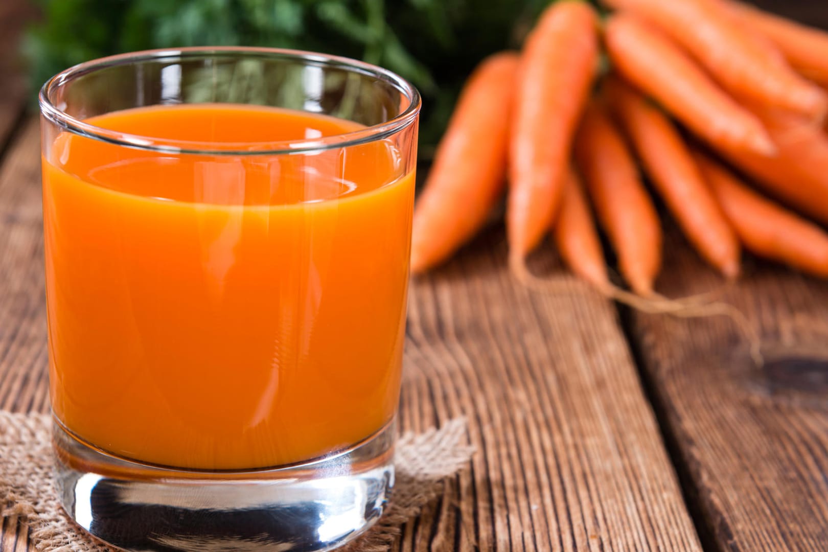 Karottensaft: Bei dem Saft bestehen enorme Preisunterschiede im Supermarkt.