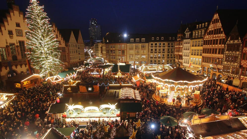 Blick auf den Weihnachtsmarkt in Frankfurt am Main auf dem Römerberg: Im vergangenen Jahr kamen bis zu drei Millionen Besucher.