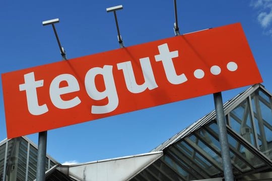 Logo eines Tegut-Supermarkts in Fulda: Die Supermarktkette hat Interesse, Märkte von Real zu übernehmen. Logo eines Tegut-Supermarkts in Fulda: Die Supermarktkette hat Interesse, Märkte von Real zu übernehmen.