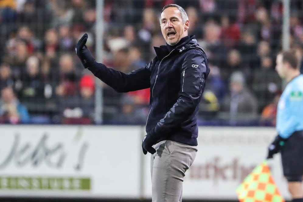 Eintracht-Frankfurt-Trainer Adi Hütter: Das Spiel gegen den VfL Wolfsburg sei wegweisend.