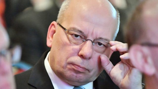 Rainer Wendt wird Staatssekretär im Innenministerium von Sachsen-Anhalt. Rainer Wendt wird Staatssekretär im Innenministerium von Sachsen-Anhalt.