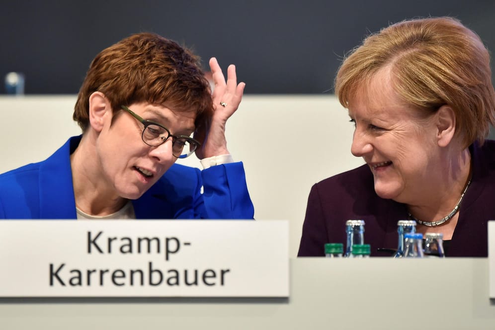 Die Kanzlerin und CDU-Chefin: Auf dem Parteitag gewann AKK mit der Methode Merkel.