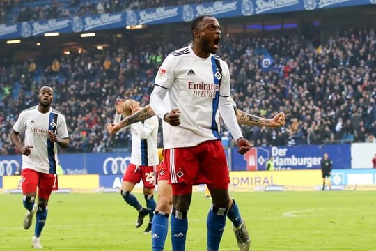 David Kinsombi sorgte mit seinem Tor für den Last-Minute-Sieg des HSV gegen Dresden.