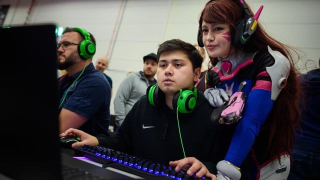 Die Gamevention versteht sich als Treffpunkt für die Gaming-Community und als eSport-Festival. Die Gamevention versteht sich als Treffpunkt für die Gaming-Community und als eSport-Festival.