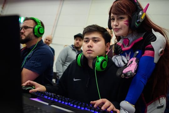 Die Gamevention versteht sich als Treffpunkt für die Gaming-Community und als eSport-Festival.