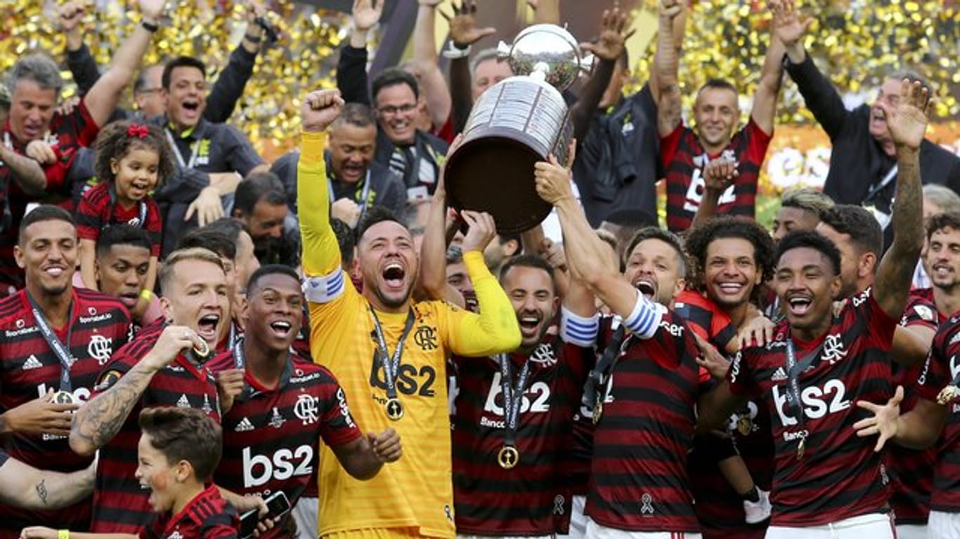 Die Spieler von Flamengo Rio de Janeiro feiern den Sieg der Copa Libertadores.