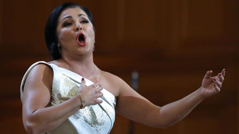 Anna Netrebko: Die Opernsängerin ist der Meinung, dass sie auch "ganz leicht Hausfrau" sein könnte.