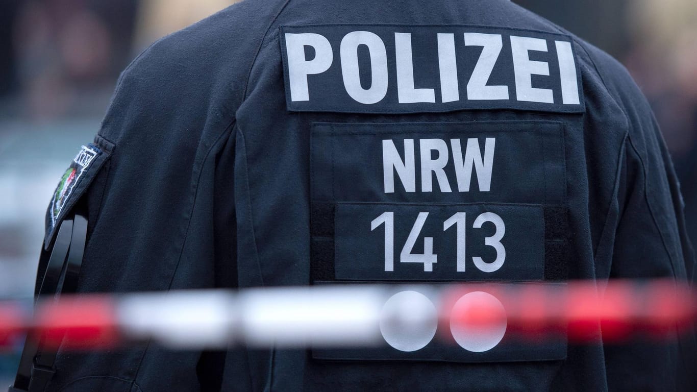Polizist in Nordrhein-Westfalen: Nach dem Tumult in der Notaufnahme der Düsseldorfer Uniklinik gab es drei Anzeigen. (Symbolfoto)