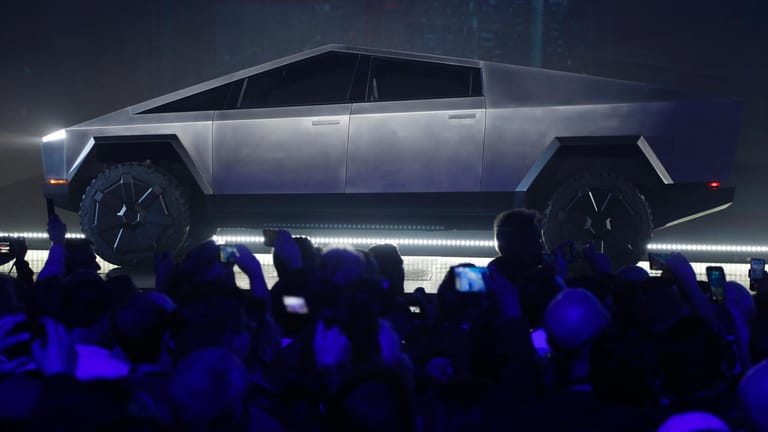 Tesla "Cybertruck": Tesla will mit der Neuerscheinung in den wichtigsten Markt amerikanischer Autokonzerne vorstoßen.
