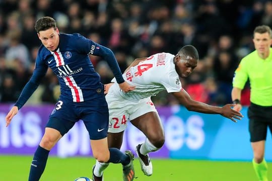 Julian Draxler (l) steht derzeit bei PSG unter Vertrag.