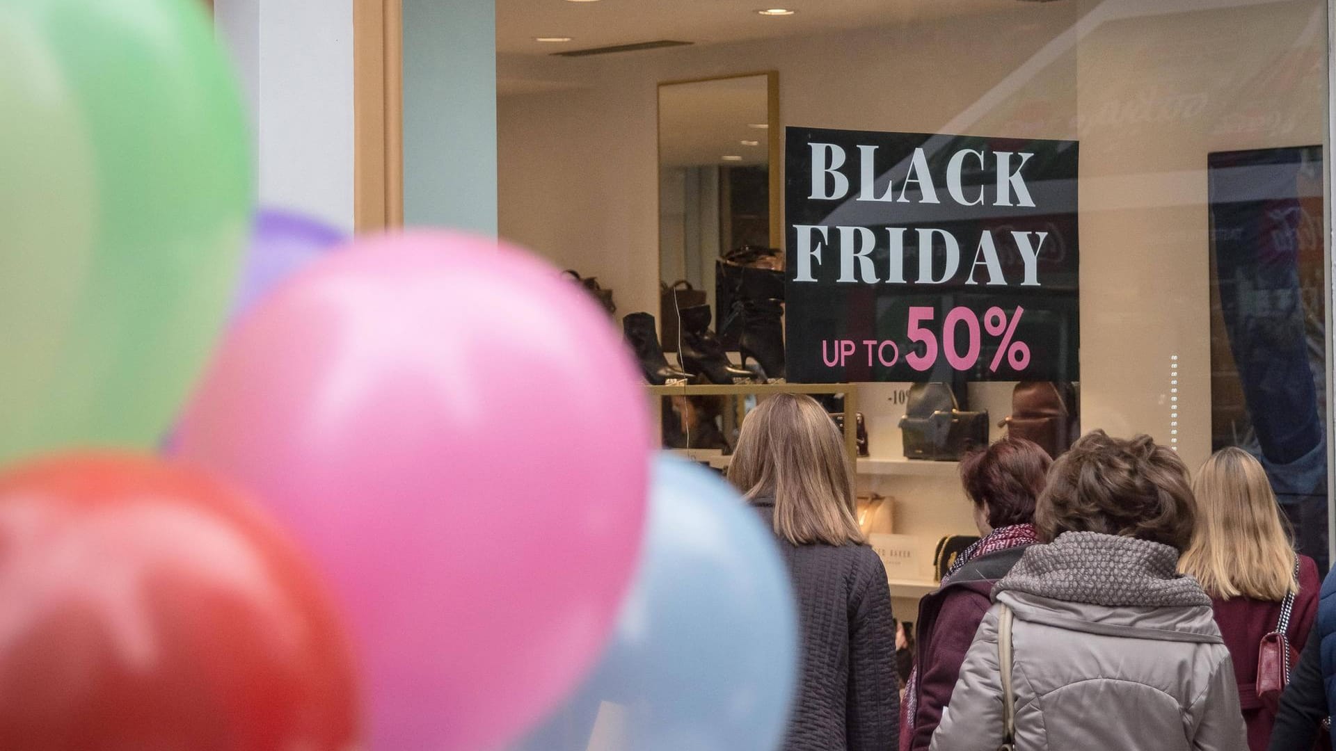 Black Friday: Bei Aktionszeiträumen wie diesem behält man besser einen kühlen Kopf und prüft erst einmal Angebot und Preis.