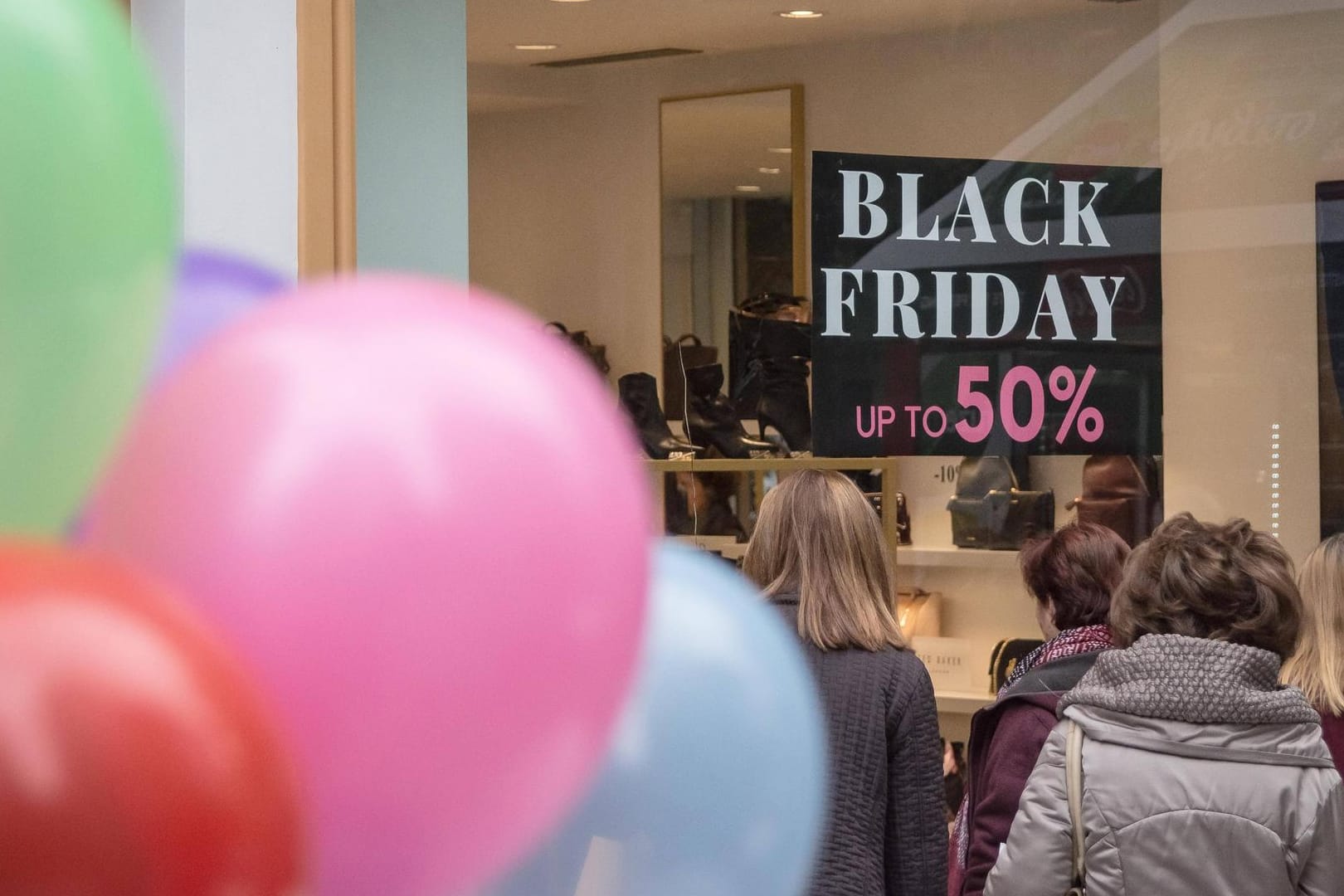 Black Friday: Bei Aktionszeiträumen wie diesem behält man besser einen kühlen Kopf und prüft erst einmal Angebot und Preis.