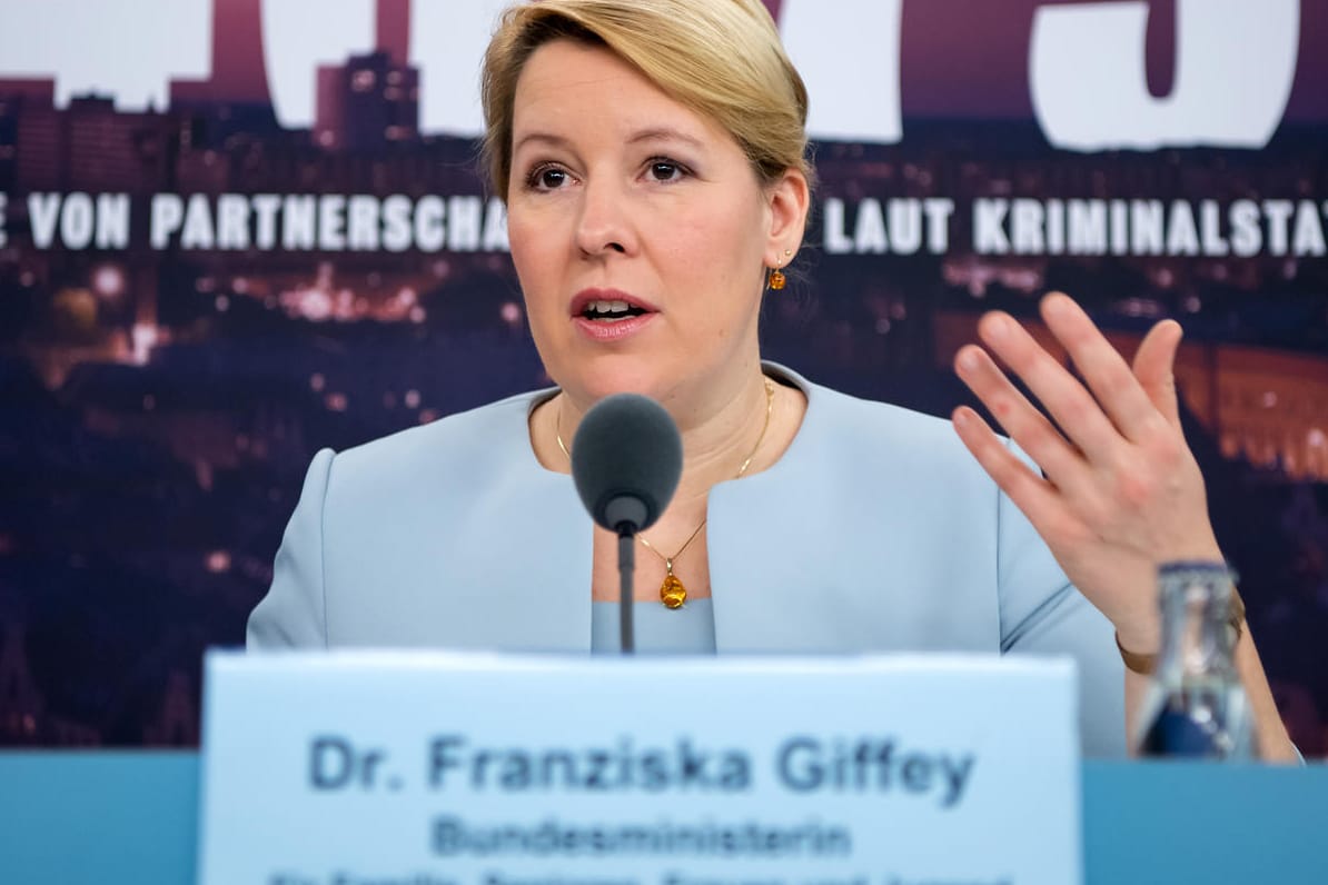 Bundesfamilienministerin Franziska Giffey (SPD): 120 Millionen Euro für Frauenhäuser in den kommenden Jahren.