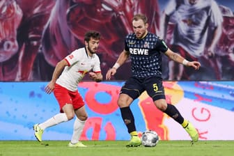 Rafael Czichos beim Spiel gegen RB Leipzig: Der Spieler fordert mehr Aktivität seiner Kollegen.
