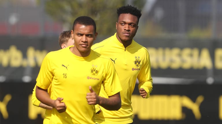 Manuel Akanji (l.) und Dan-Axel Zagadou: Die beiden Dortmunder wollen sich in der Innenverteidigung festspielen.