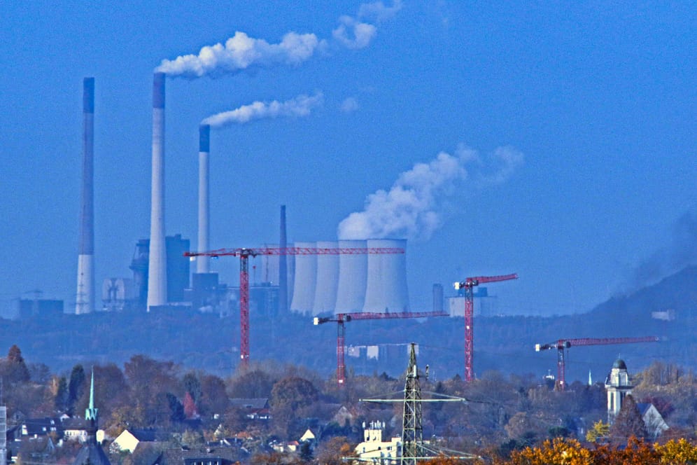 Kraftwerke in Nordrhein-Westfalen: Kohlendioxid, das durch die Verbrennung von Öl, Gas und Kohle ensteht ist laut WMO das bedeutendste Treibhausgas.