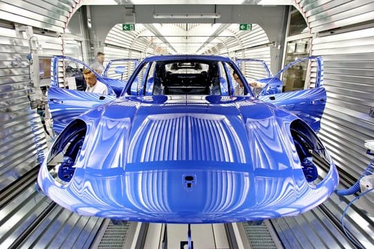 Blau gilt als sportlich und technisch gleichermaßen und ist aktuell eine der beliebteren Autofarben.