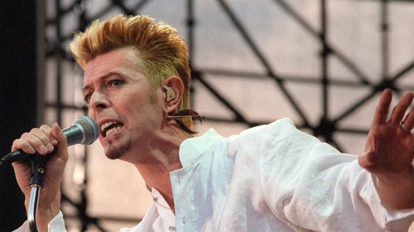 Es soll noch einige Demos von David Bowie geben.