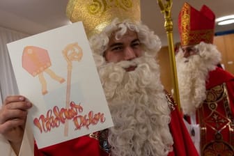 Das Erzbistum München und Freising bietet eine dreistündige Ausbildung mit anschließendem "Nikolaus-Diplom" an.