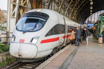 Ein Intercity-Express-Zug der Deutschen Bahn: Die Fahrtdauer zählt für jeden Zweiten zu den wichtigsten Gründen für die Nutzung der Bahn.
