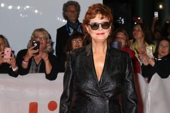 Susan Sarandon: Nach ihrem Sturz hatte sie eine Gehirnerschütterung, eine gebrochene Nase und ein aufgeschlagenes Knie.