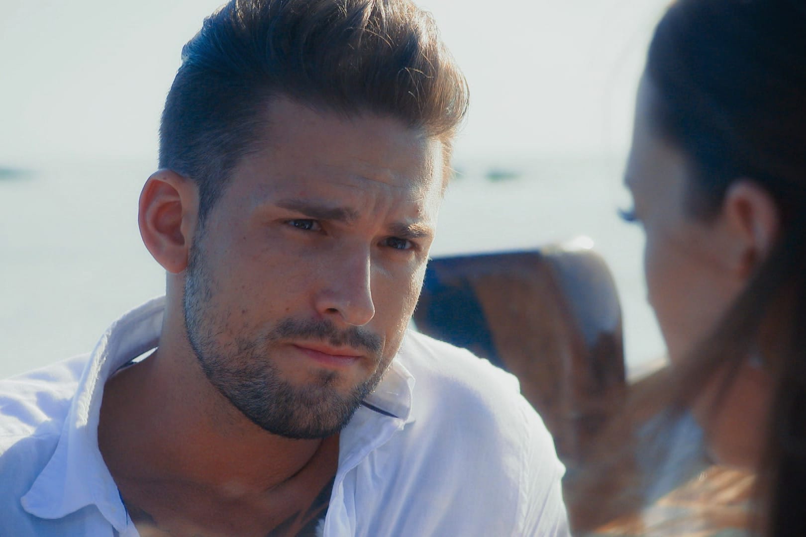 "Bachelor in Paradise": Mit einem Boot schipperten Christina und Marco am Strand entlang.