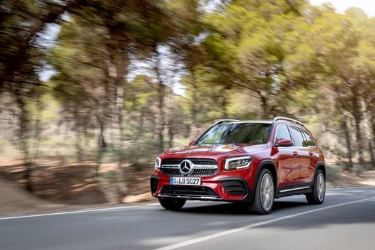 Der neue GLB von Mercedes bietet Platz für Eltern, Großeltern und drei Kinder.
